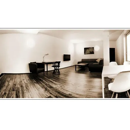 Διαμέρισμα Apartman Dc *